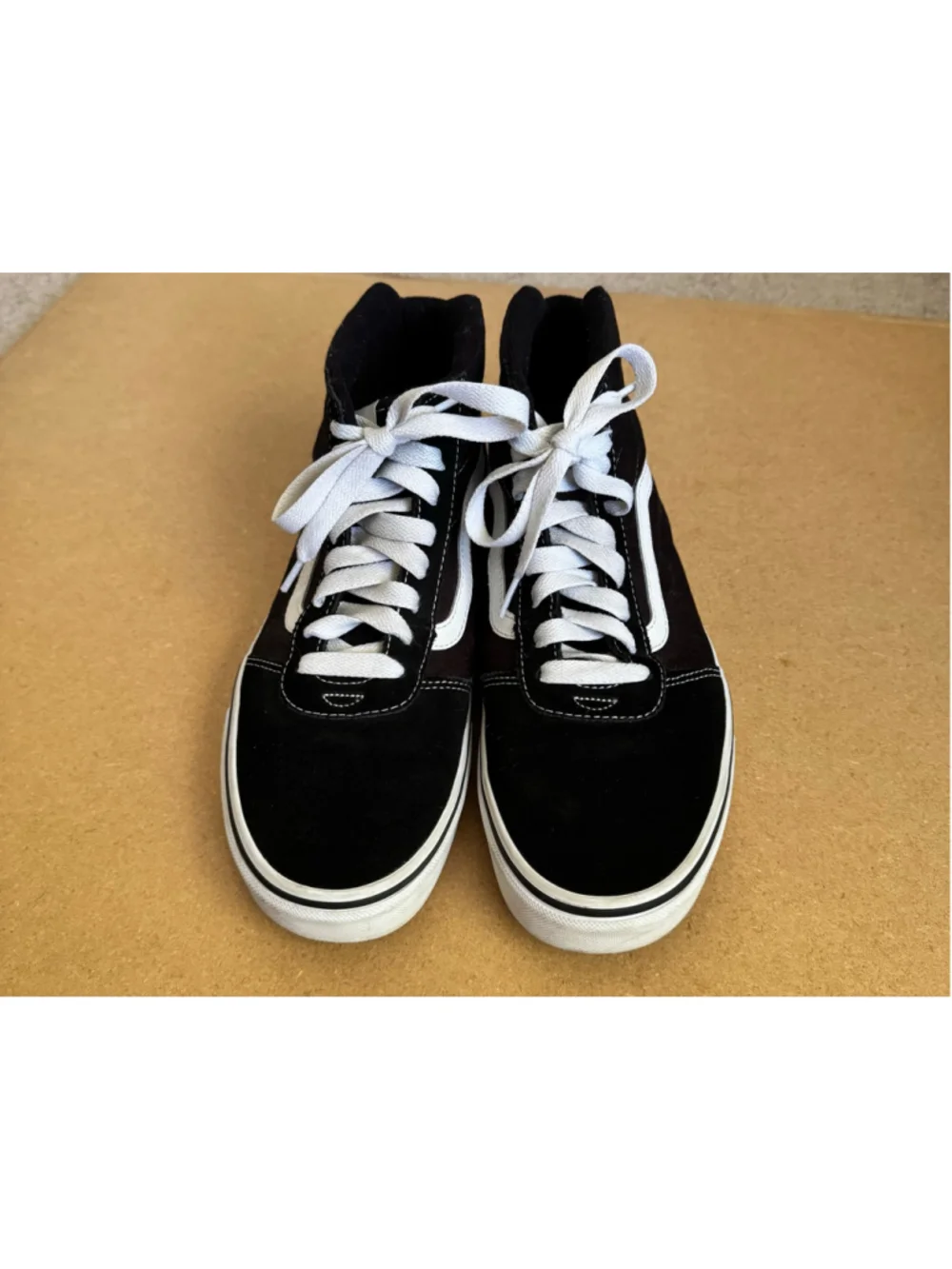 Men's Vans High Top Sneakers Black and White Size 9.5